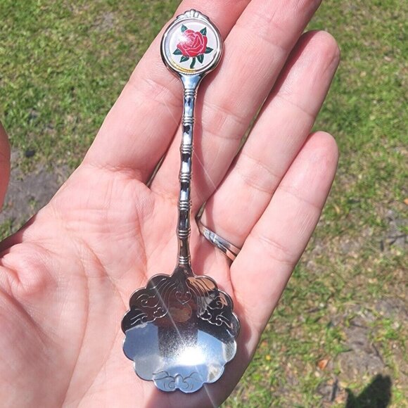 Vintage Scalloped Spoon Red rose Miniature Collectible spoon "RARE Scalloped" - Picture 1 of 11